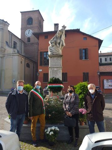 Monument to the Fallen | Rocchetta Tanaro (piazza Italia)